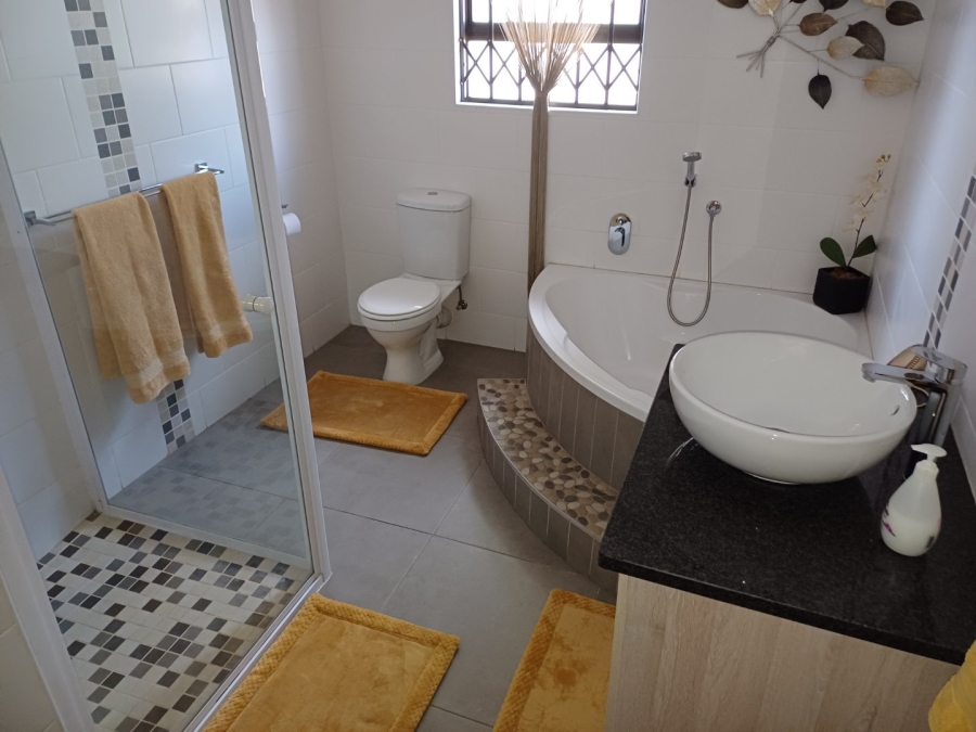 3 Bedroom Property for Sale in Langenhovenpark Free State